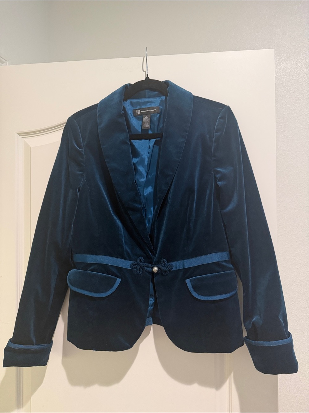 Blue velvet blazer size medium - Picture 2 of 5